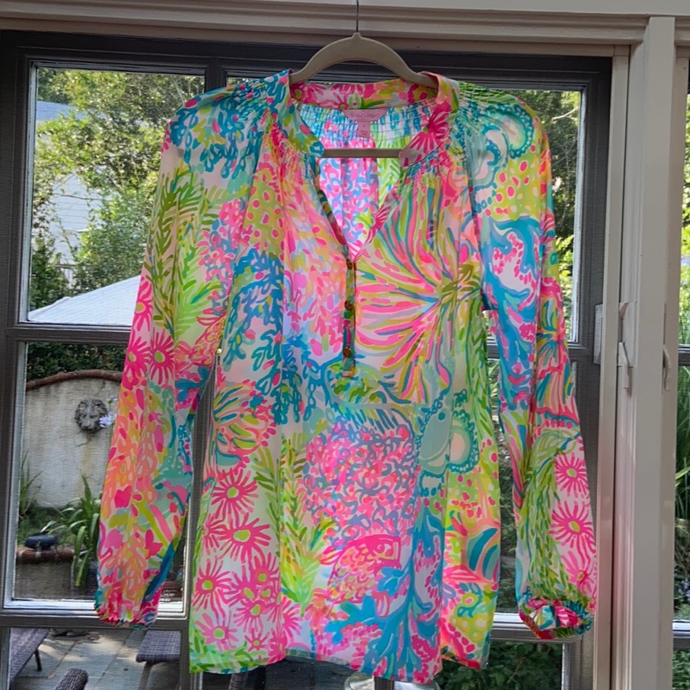 Lilly Pulitzer multi- colored silk size small top.